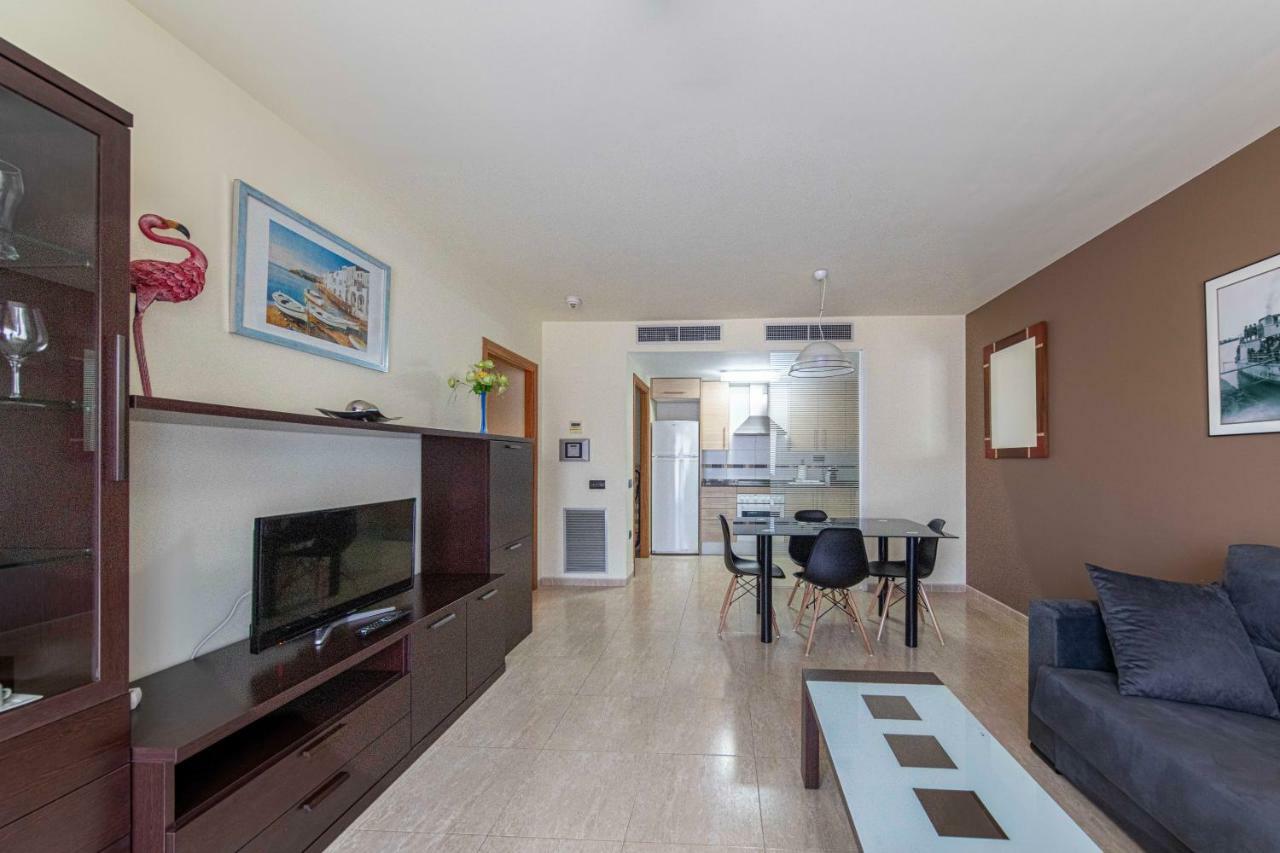 Golden Beach Apartamentos Sant Carles De La Rapita Bagian luar foto