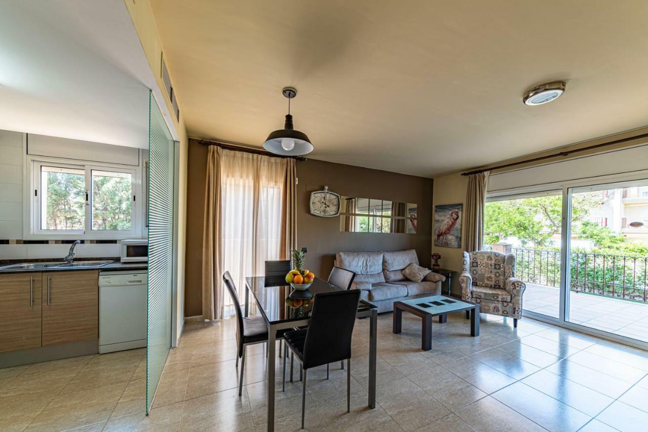 Golden Beach Apartamentos Sant Carles De La Rapita Bagian luar foto